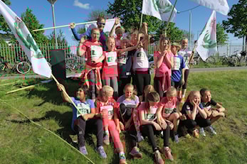 Håndball-lag og skoleklasse fra videregående blant deltagerne i årets Fornebuløp